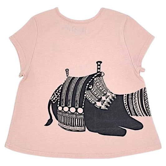 T-shirt bébé rose saumon motif chameau IKKS, vue de dos, fille 12 mois