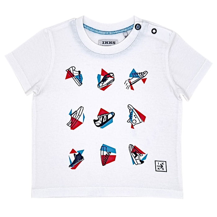 T-shirt blanc manches courtes motif baskets, Ikks, garçon 6 mois, vue de face, vêtement bébé occasion en excellent état