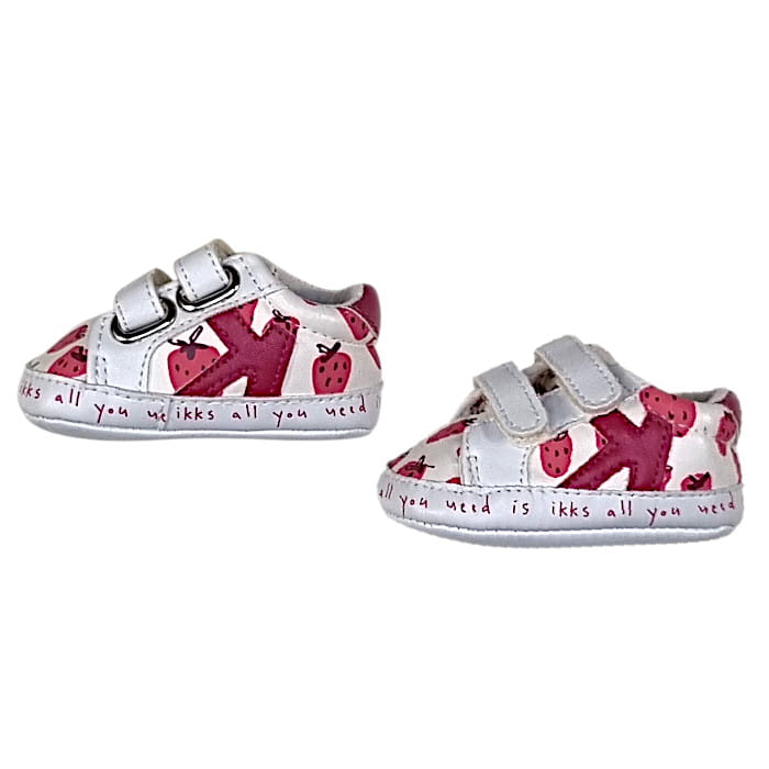 Tennis à scratchs bébé fille blanches motif fraises, taille 1 mois, marque IKKS - seconde main premium