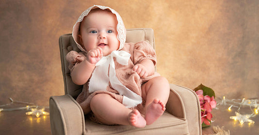 Bébé fille illustrant les prénoms filles les plus tendance en 2026