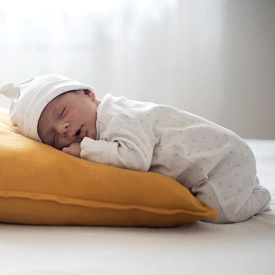Pyjama naissance garçon en coton blanc, seconde main, agréables pour des nuits douces