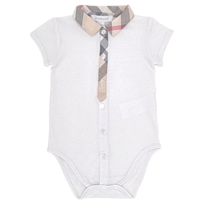 Body bébé garçon Burberry, blanc à col, taille 9 mois, seconde main luxe, vue de face