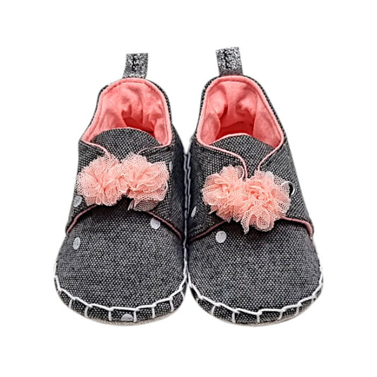 Chaussons gris à pompon, marque Ikks, pour bébé fille, vue de face, accessoire mode de seconde main