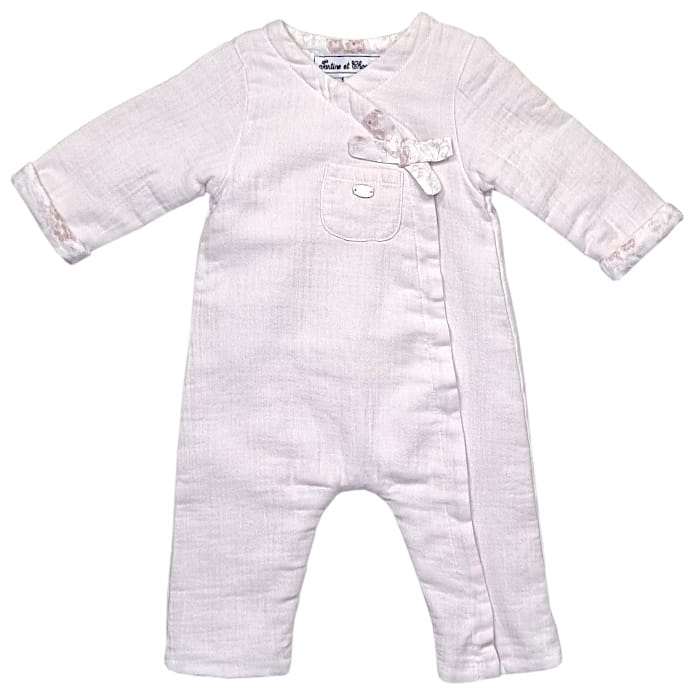 Combinaison longue rose, marque Tartine et Chocolat, pour bébé fille, 1 mois, vue de face, vêtement chic de seconde main