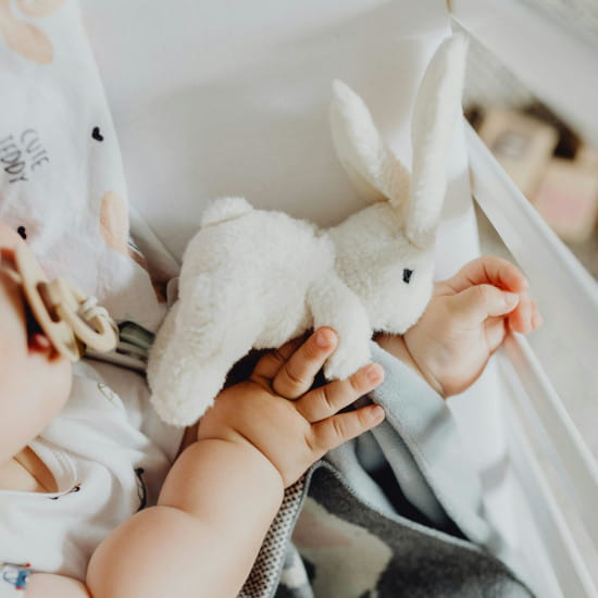 Peluche lapin blanc, seconde main, doux pour câliner bébé